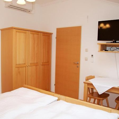 Privatzimmer Familie Schwarz Vienna Esterno foto